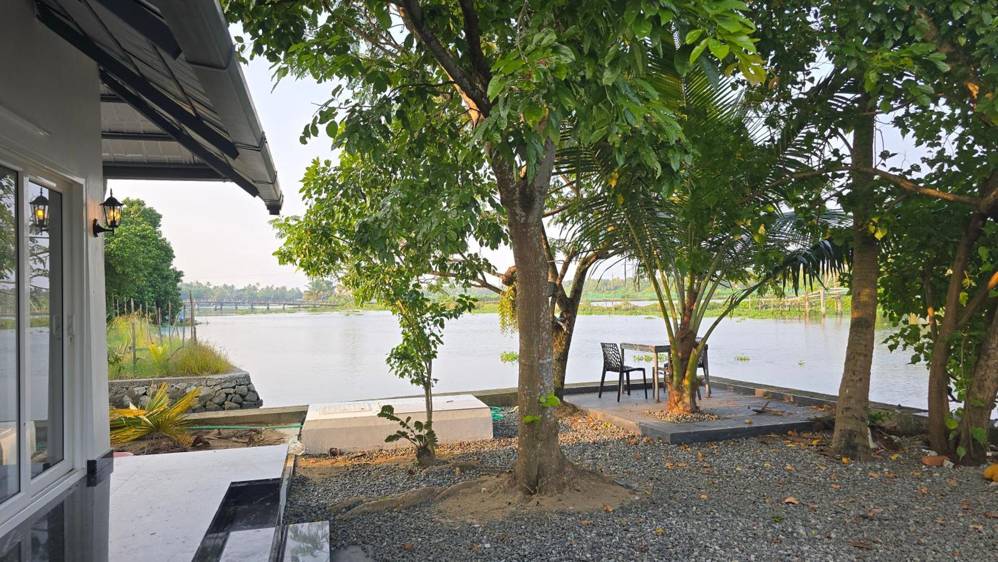 Pradeep'S Backwater Villa Коччи Экстерьер фото